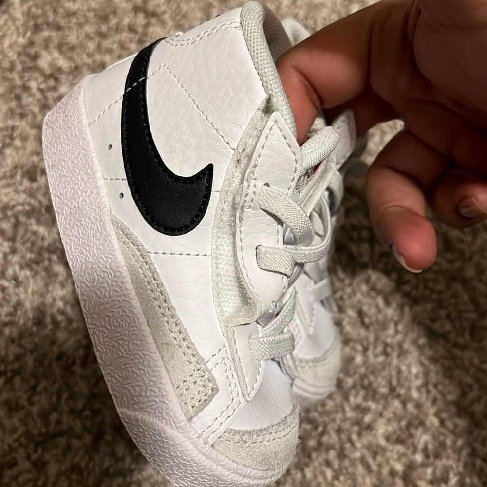 Nike blazer mid tops size 5